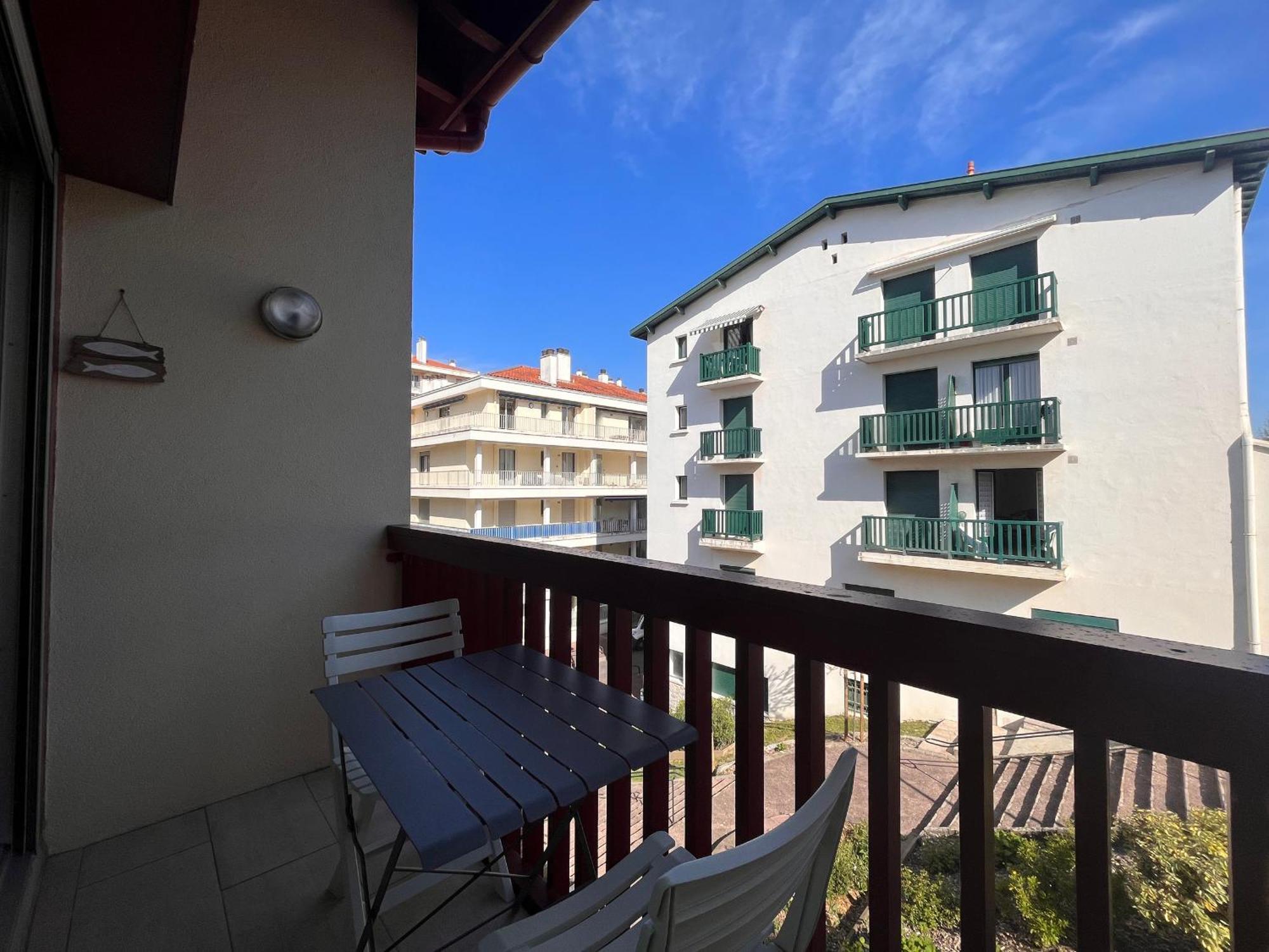 Studio Mezzanine A 100M De La Plage Avec Balcon, Apercu Mer Et Parking - Saint-Jean-De-Luz - Fr-1-239-576 Apartment ภายนอก รูปภาพ